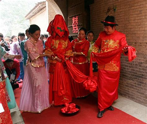 中国婚礼习俗 氣的成語
